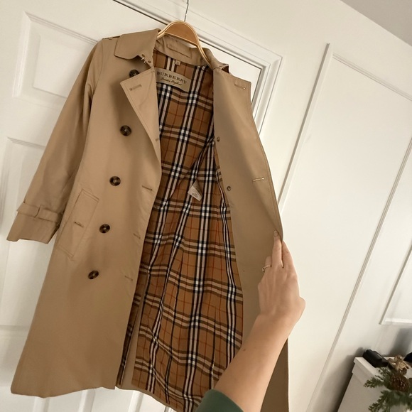 Burberry Beige Check Lined Coat - Picture 5 of 11